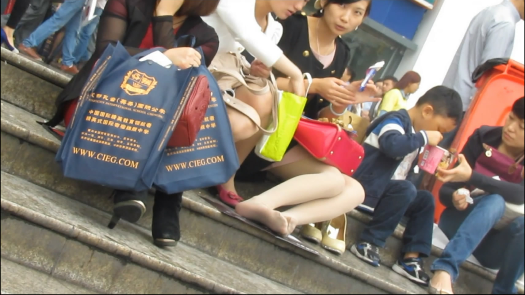 streetsnapshoep[00 00 36][20181209 215616 9]